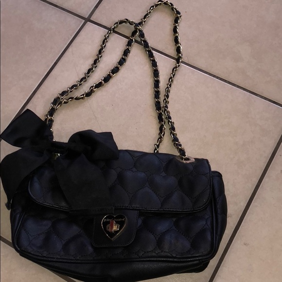 Betsey Johnson Handbags - Betsy Johnson cross body bag Betsey Johnson Handbags - Betsy Johnson cross body bag